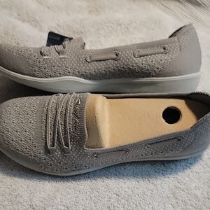 Sketchers Easily Adored